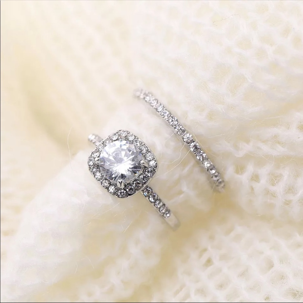 New Silver Women Large Cubic Zirconia Ring - Picture 5 of 6